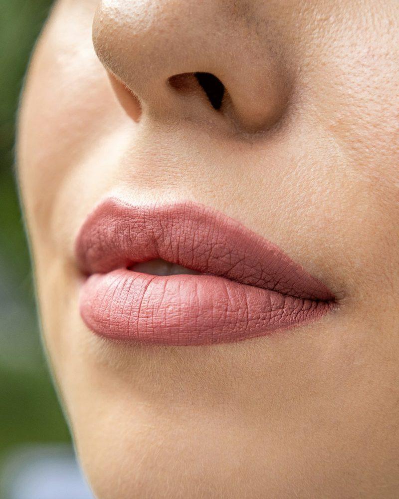 Lip Blush / Dark Lip Correction